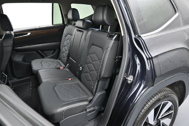 Used 2025 Volkswagen Atlas SE FWD image 27