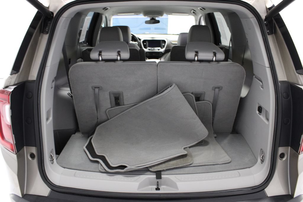 Used 2023 GMC Acadia SLE w/ Driver Convenience Package FWD image 17