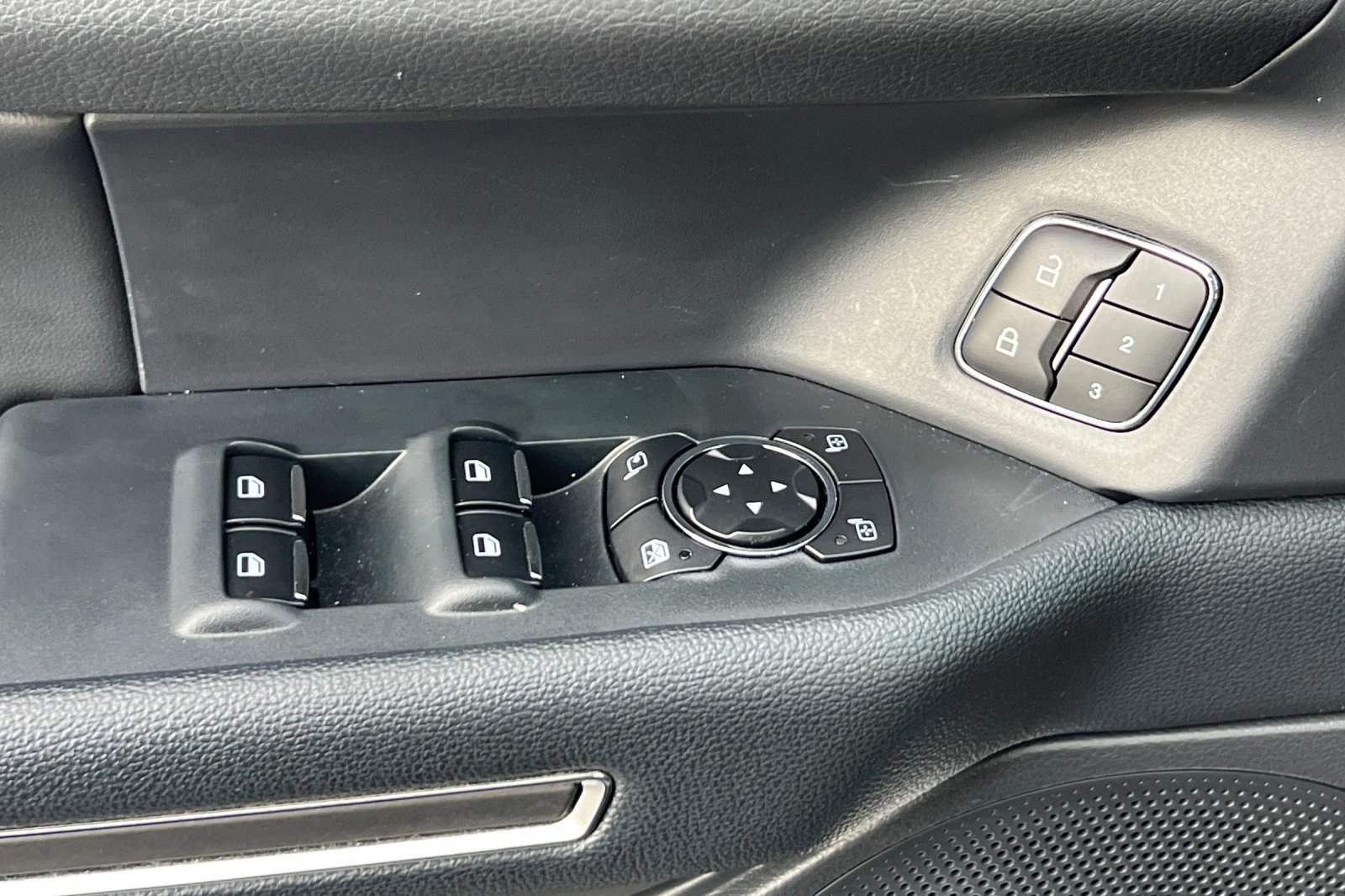 Certified 2024 Ford Expedition XLT image 11