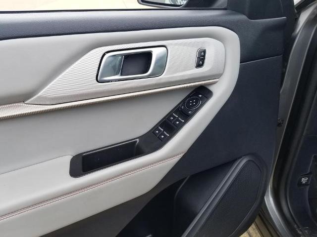 Certified 2025 Ford Explorer Active w/ Active Comfort Package AWD/4WD image 11