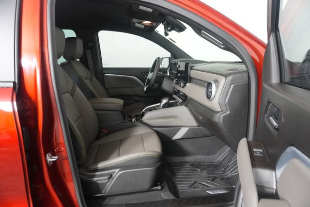 Used 2026 Chevrolet Colorado ZR2 w/ Technology Package AWD/4WD image 31