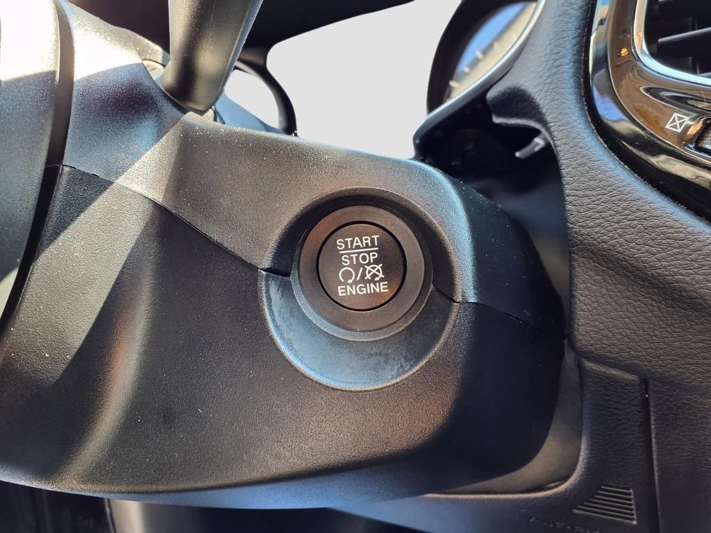Used 2021 Jeep Compass Latitude FWD image 11