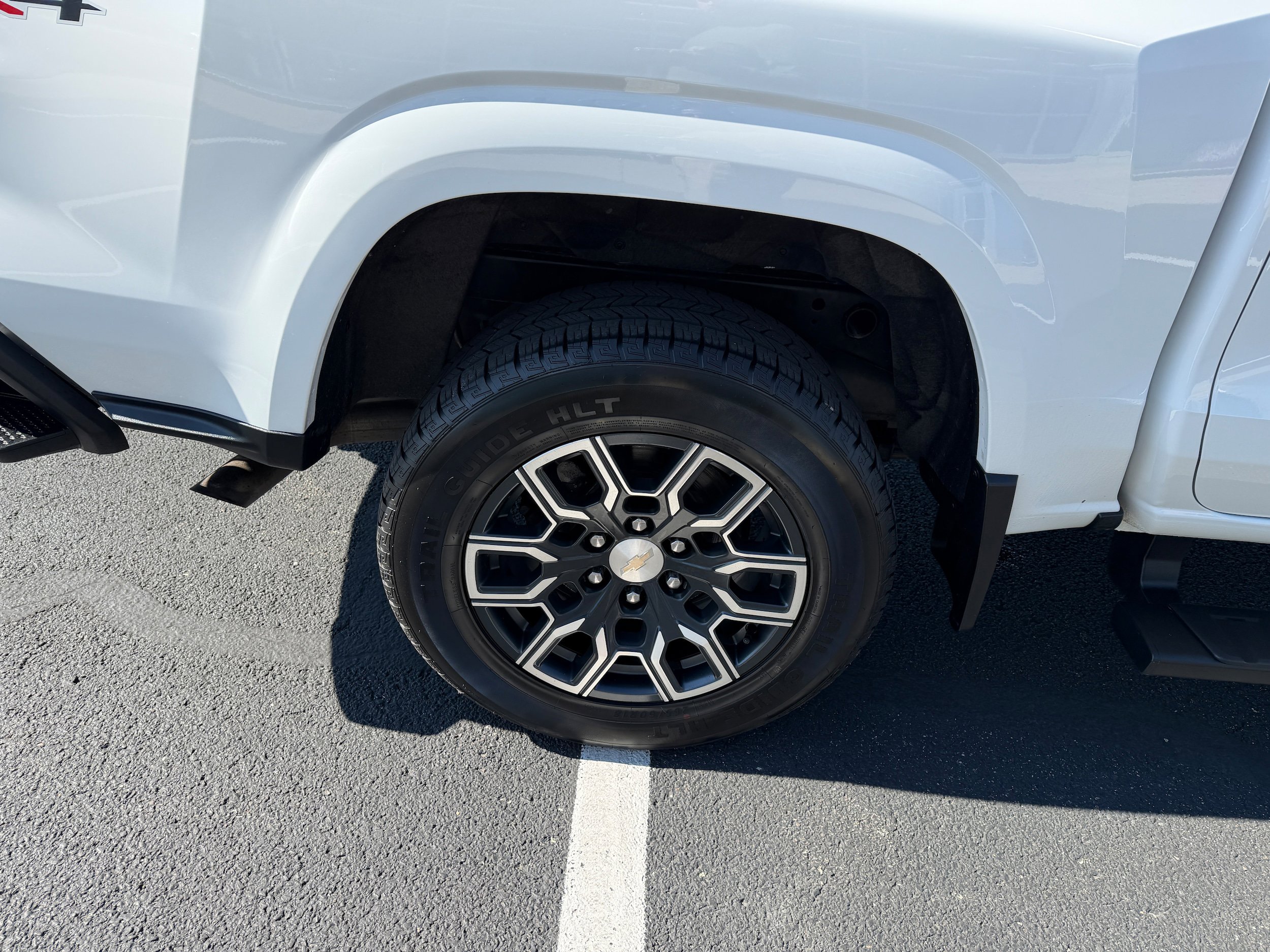 Used 2024 Chevrolet Colorado LT w/ LT Convenience Package III AWD/4WD image 14