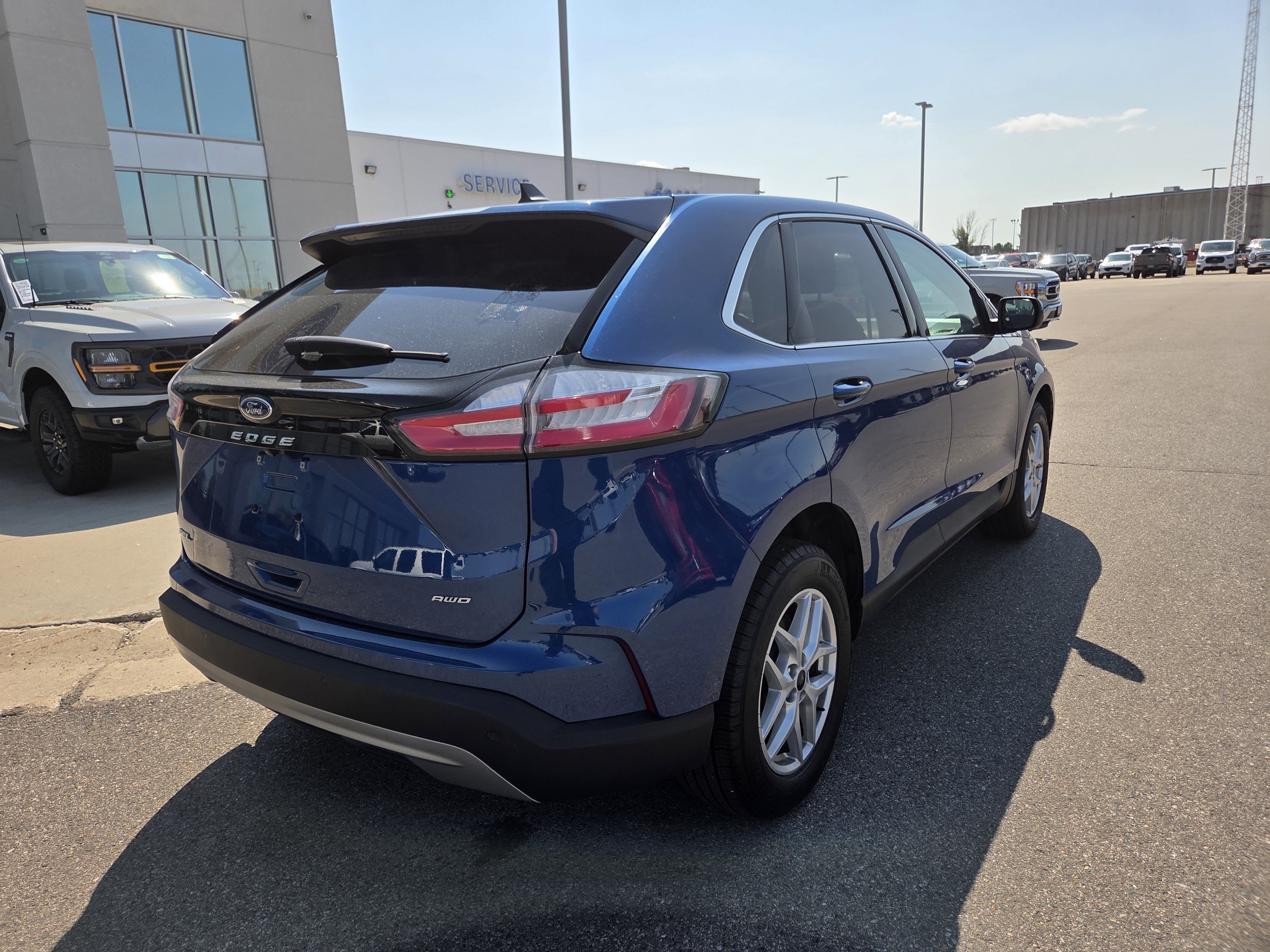 Certified 2023 Ford Edge SEL w/ Convenience Package AWD/4WD image 5