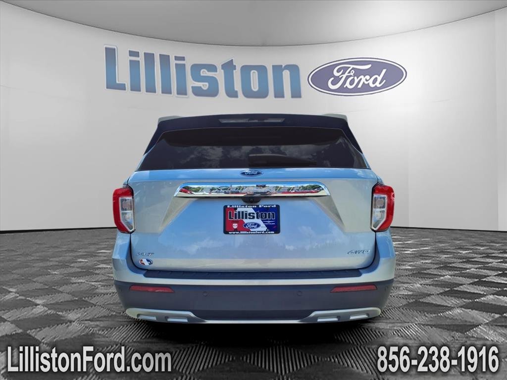 Certified 2022 Ford Explorer XLT w/ Equipment Group 202A image 3