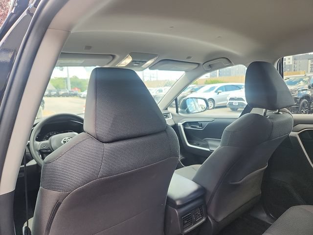 Used 2023 Toyota RAV4 LE AWD/4WD image 23