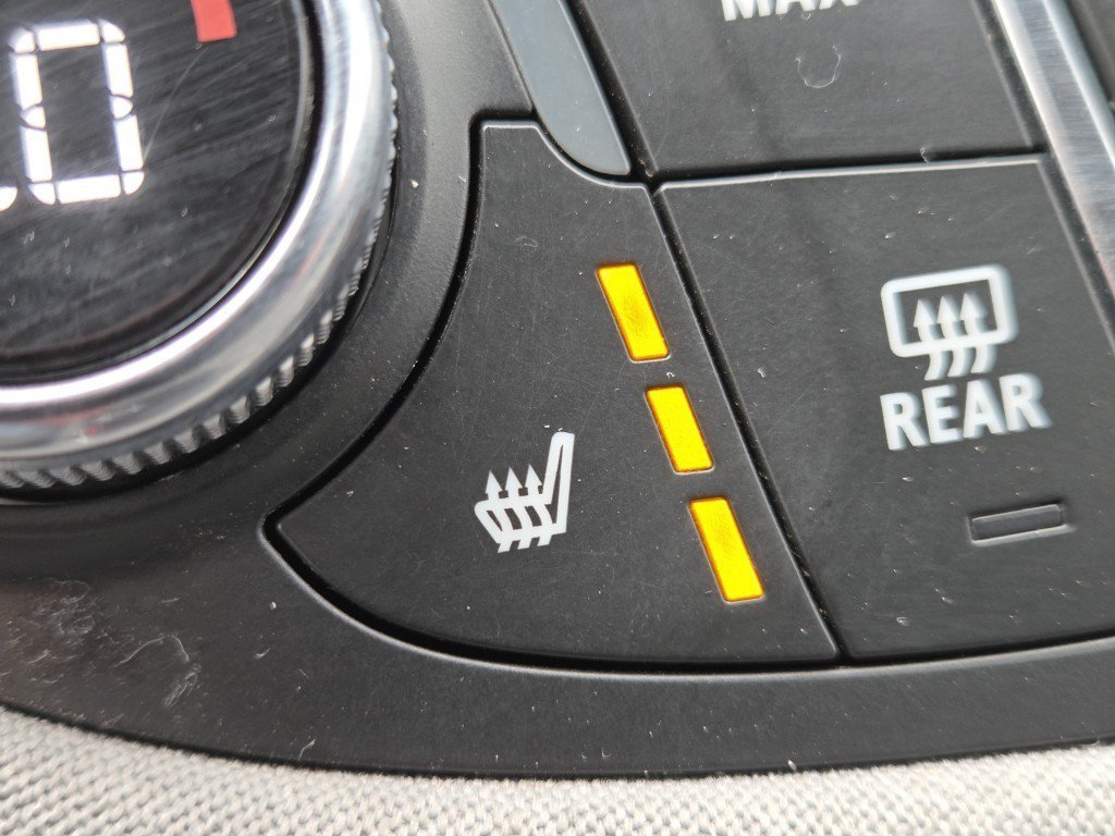 Used 2022 Chevrolet Malibu LT FWD image 9