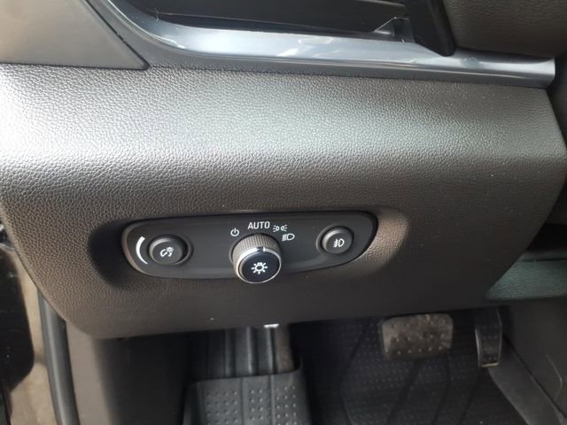 Used 2020 Chevrolet Traverse LT image 14