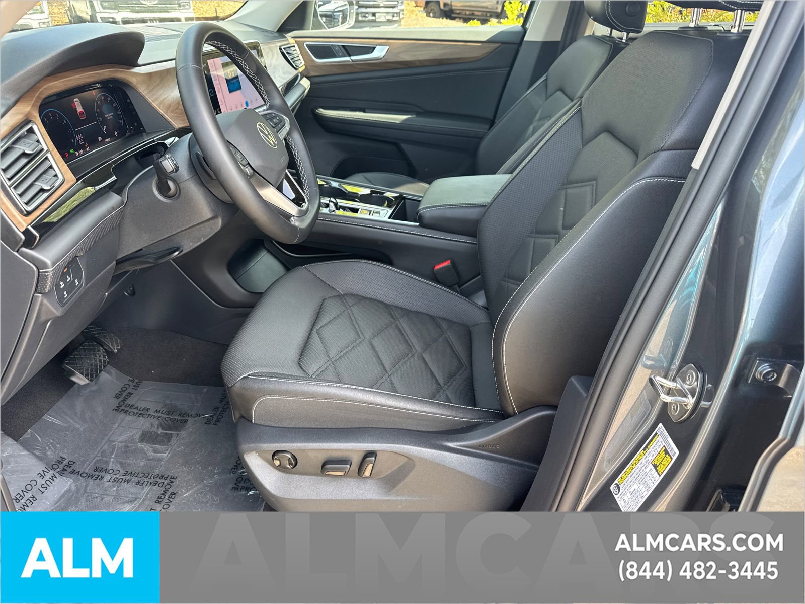 Used 2025 Volkswagen Atlas SE FWD image 10