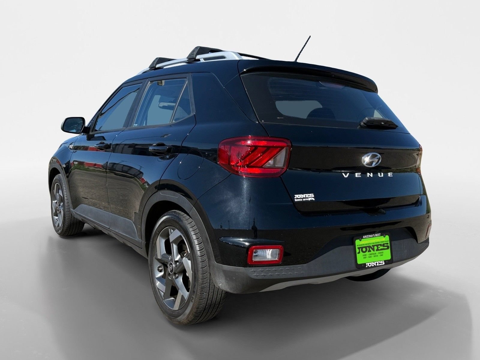 Used 2024 Hyundai Venue SEL FWD image 4