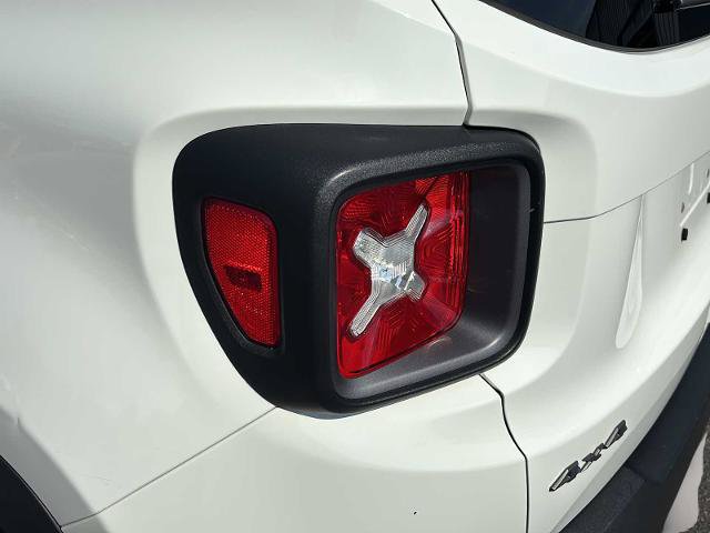 Used 2018 Jeep Renegade Trailhawk w/ Cold Weather Group II AWD/4WD image 33