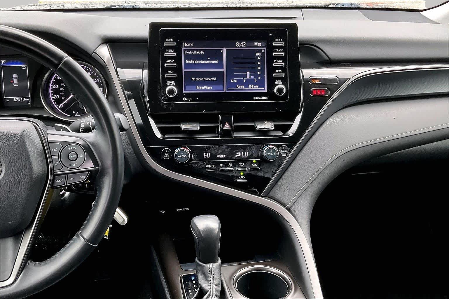 Used 2022 Toyota Camry SE FWD image 7
