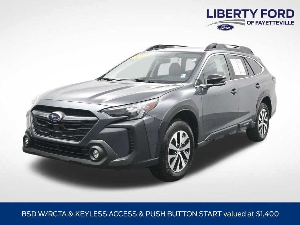 Used 2025 Subaru Outback Premium AWD/4WD image 1