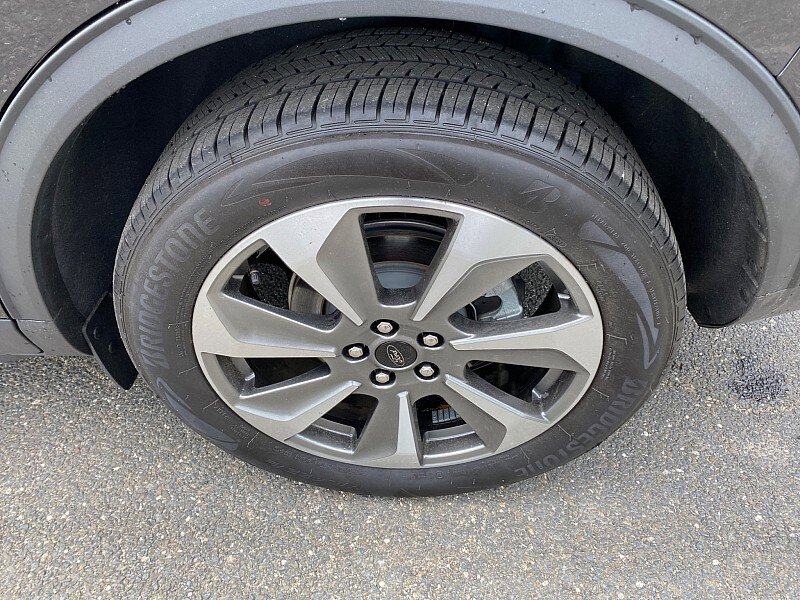 Certified 2025 Ford Escape Platinum AWD/4WD image 13