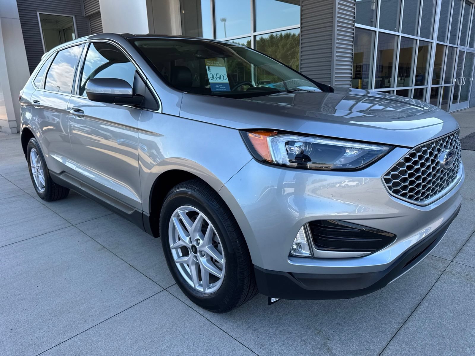 Certified 2024 Ford Edge SEL w/ Convenience Package AWD/4WD image 10