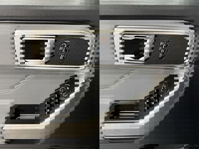 Certified 2022 Ford Explorer XLT w/ Equipment Group 202A image 5