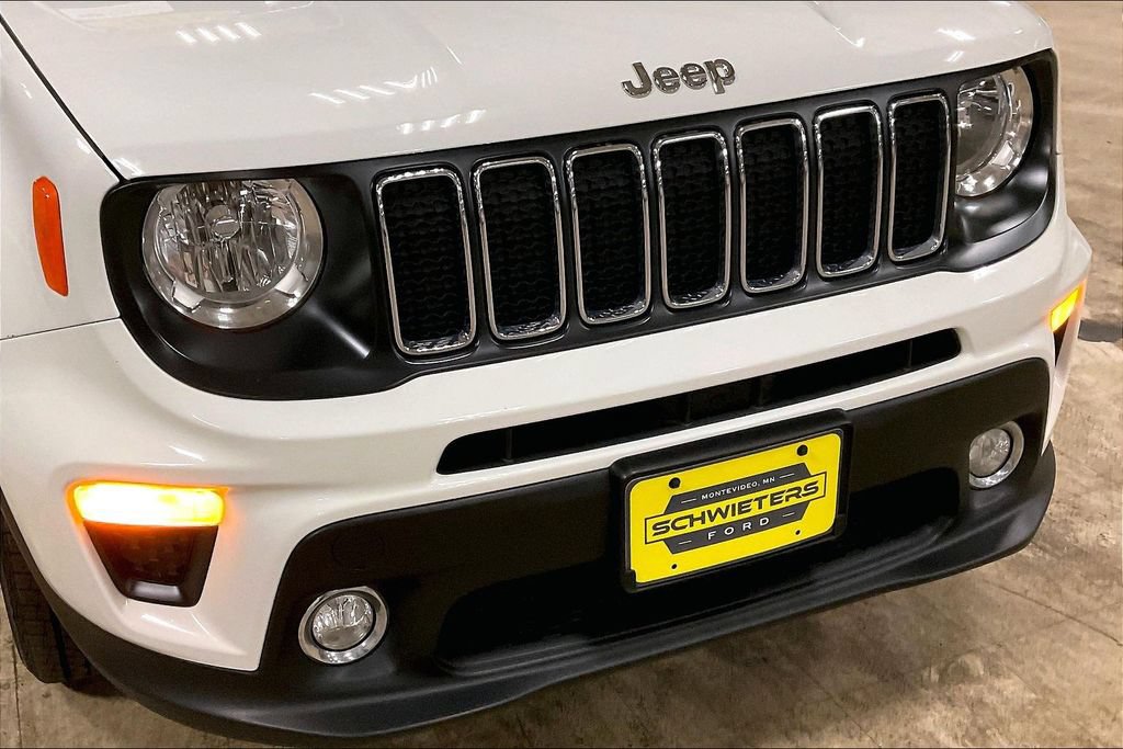 Used 2019 Jeep Renegade Latitude w/ Cold Weather Group AWD/4WD image 28