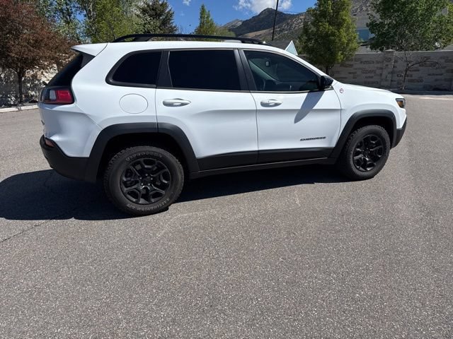 Used 2022 Jeep Cherokee Trailhawk w/ Premium Leather Package AWD/4WD image 12