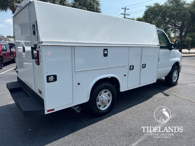 Certified 2024 Ford E-350 and Econoline 350 Super Duty w/ Power Windows & Locks Group RWD image 9