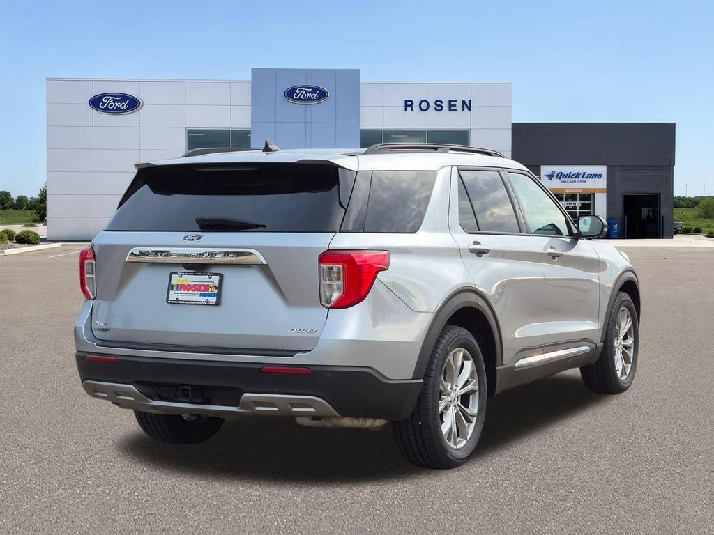 Certified 2023 Ford Explorer XLT w/ Equipment Group 202A AWD/4WD image 3