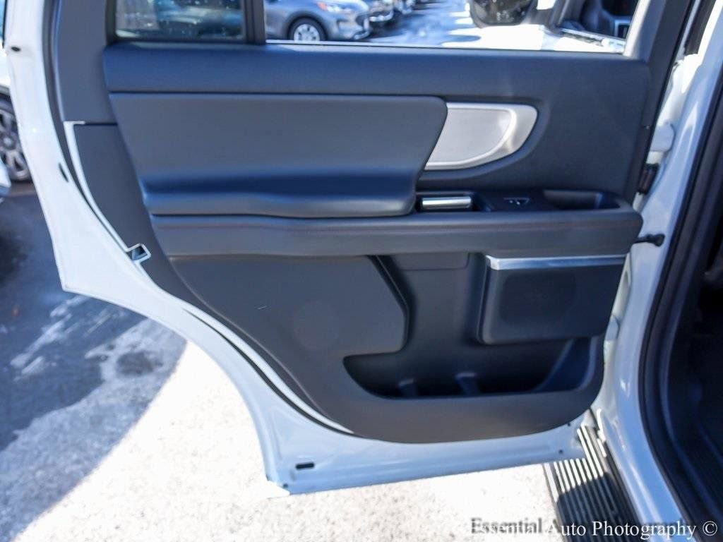 Certified 2025 Ford Expedition Active AWD/4WD image 24