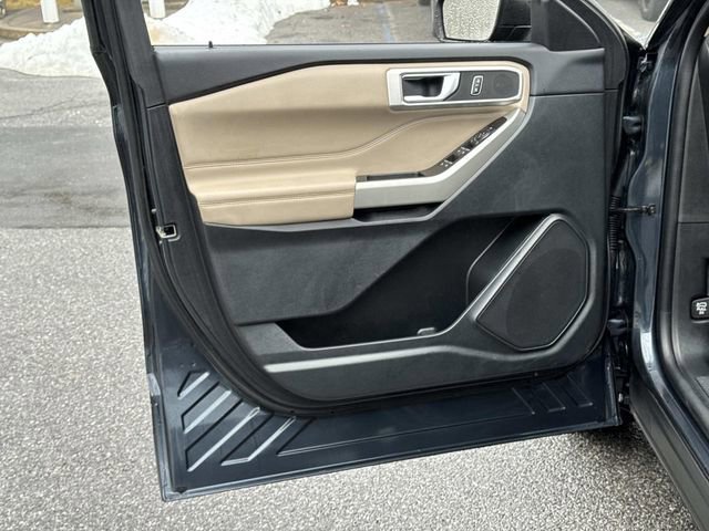 Certified 2022 Ford Explorer XLT w/ Equipment Group 202A image 14