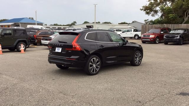 Used 2022 Volvo XC60 B5 Momentum w/ Climate Package image 5