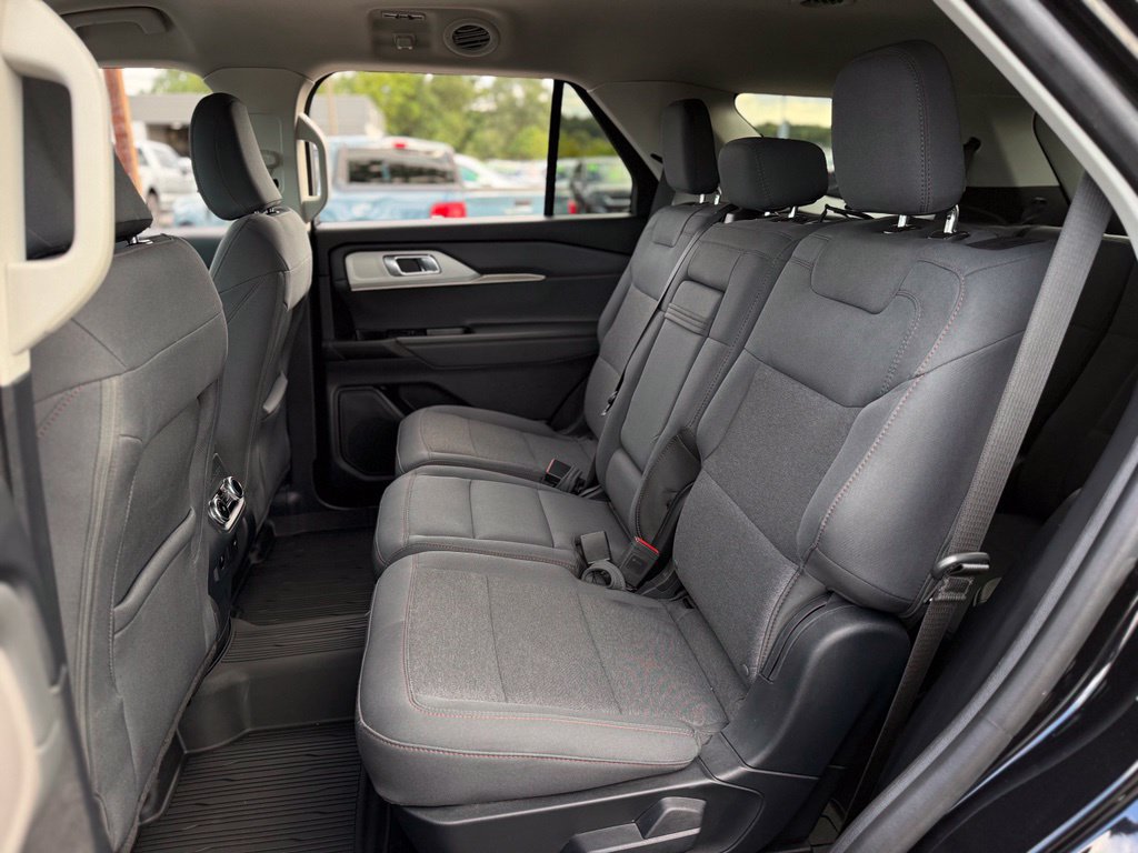 Certified 2025 Ford Explorer Active AWD/4WD image 15