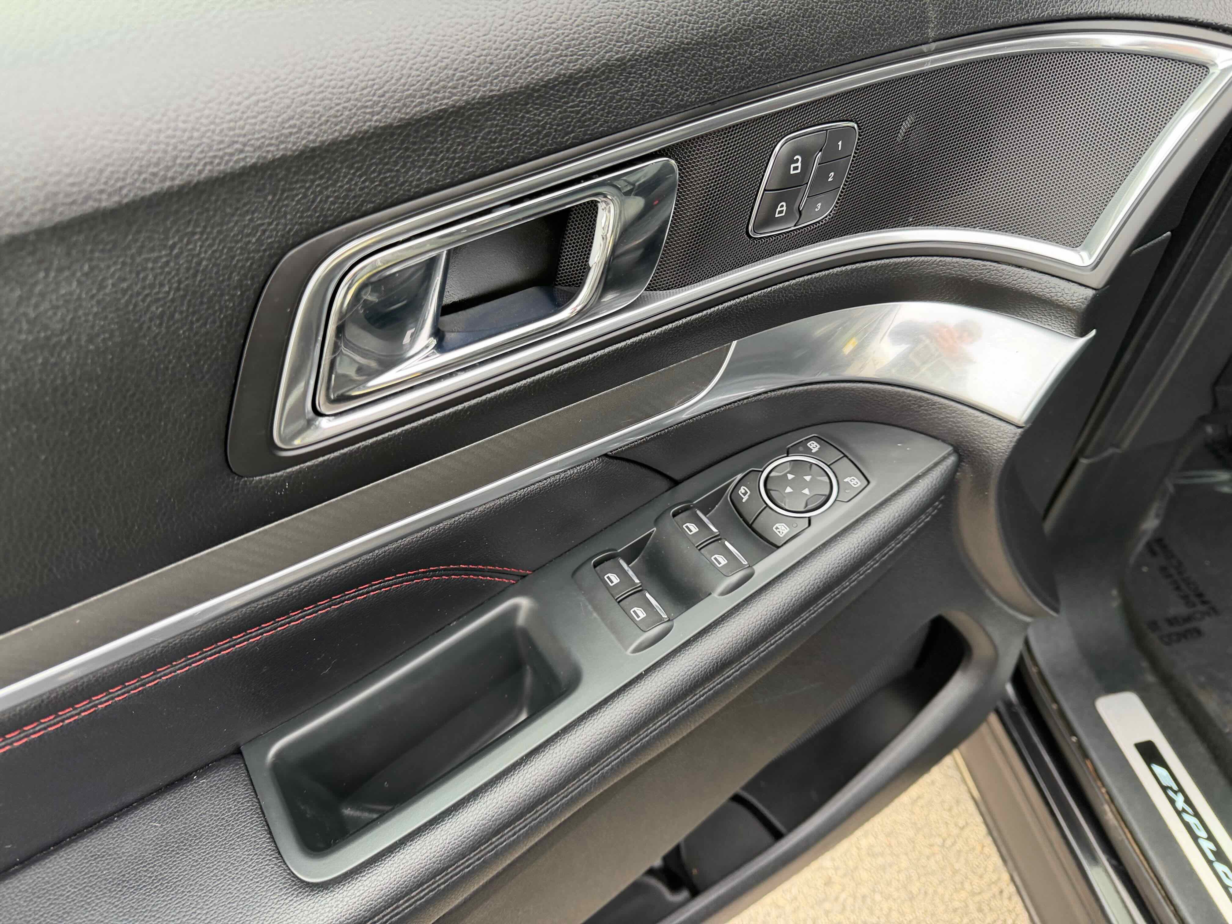 Certified 2019 Ford Explorer Sport w/ Equipment Group 401A image 17