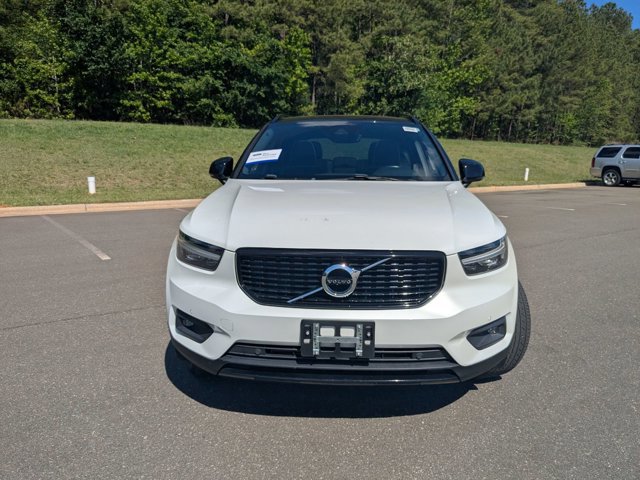 Used 2021 Volvo XC40 T5 R-Design AWD/4WD image 2