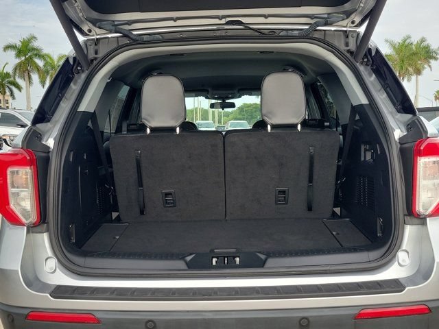 Certified 2023 Ford Explorer XLT w/ Equipment Group 202A RWD image 9