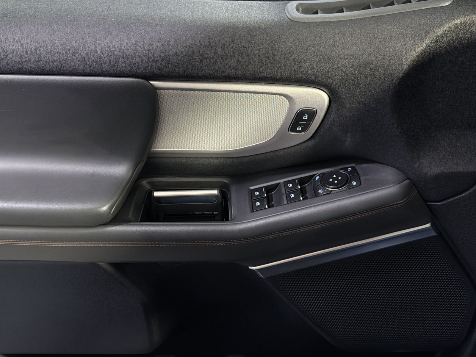 Certified 2025 Ford Expedition Active AWD/4WD image 34