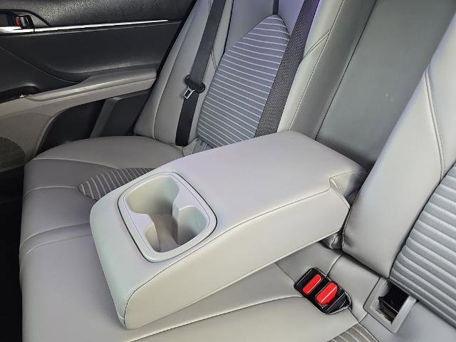 Used 2021 Toyota Camry SE image 29
