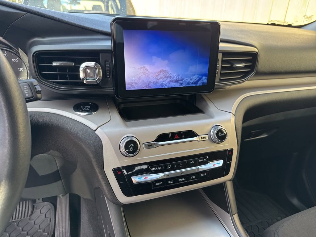 Certified 2023 Ford Explorer XLT RWD image 10