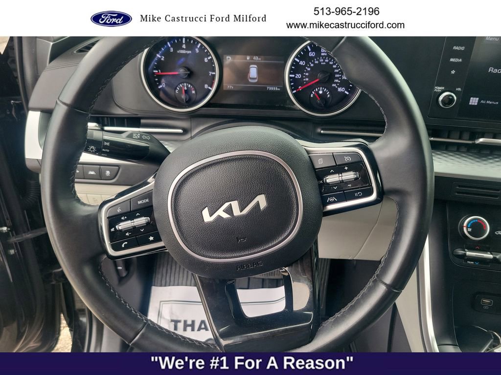 Used 2023 Kia Carnival LX FWD image 12