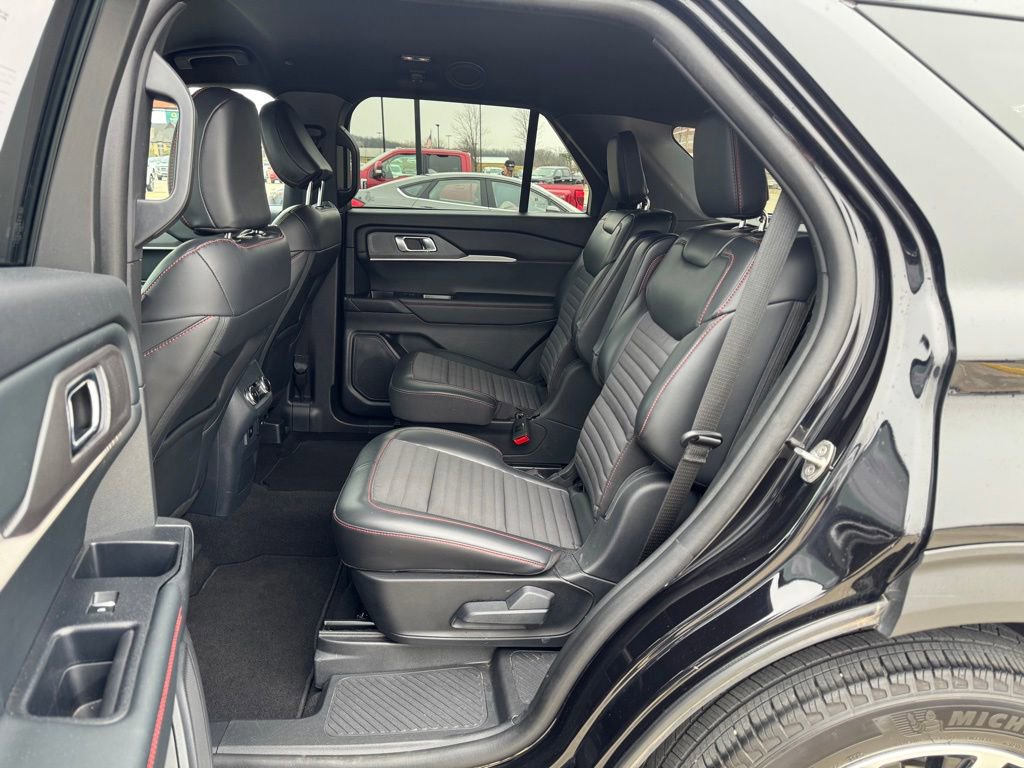 Certified 2025 Ford Explorer ST-Line image 30