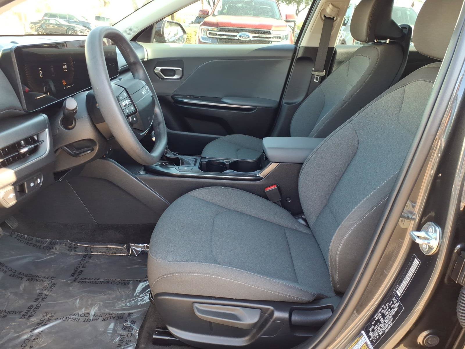 Used 2025 Kia K4 FWD image 12
