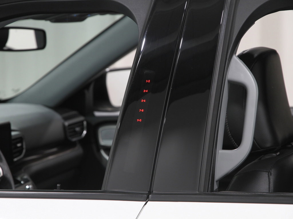 Certified 2022 Ford Explorer Limited w/ Equipment Group 301A image 5