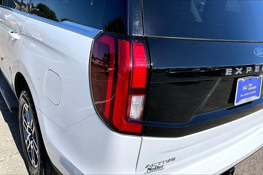 Certified 2025 Ford Expedition Active AWD/4WD image 31