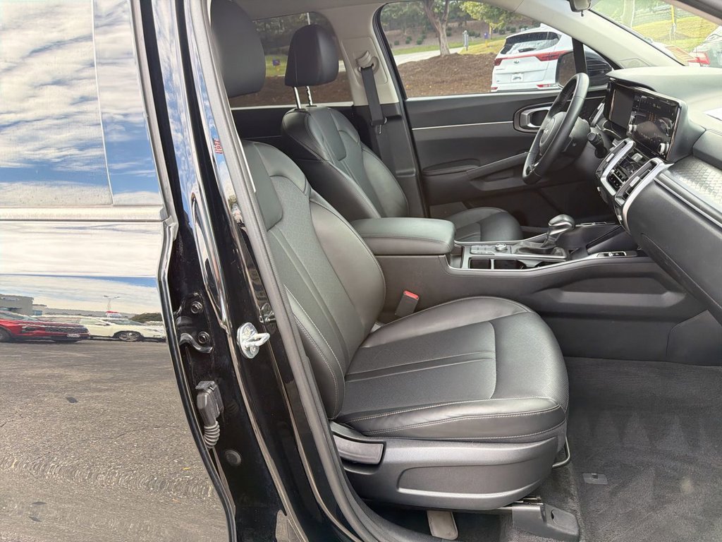 Used 2022 Kia Sorento S FWD image 30