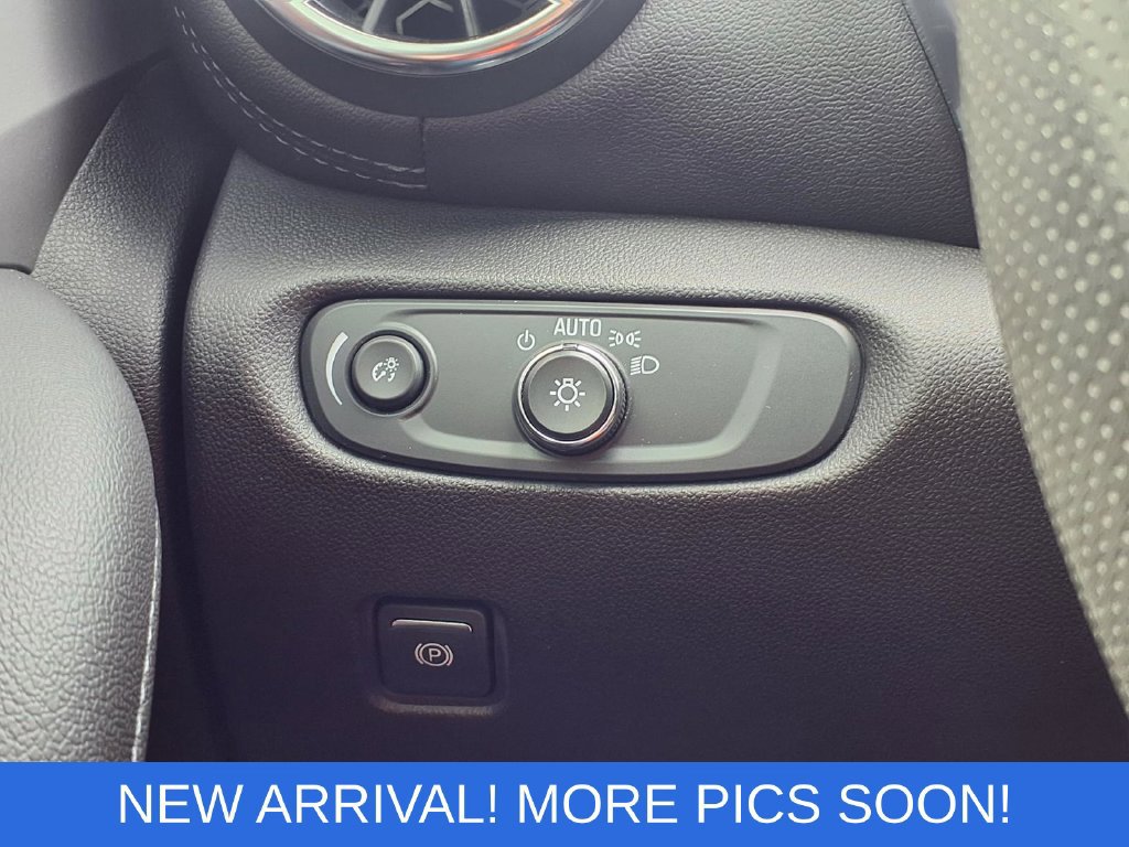 Used 2022 Chevrolet Blazer LT FWD image 18