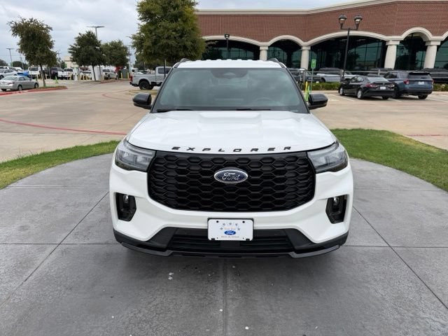 Certified 2025 Ford Explorer ST-Line w/ Premium Package RWD image 2