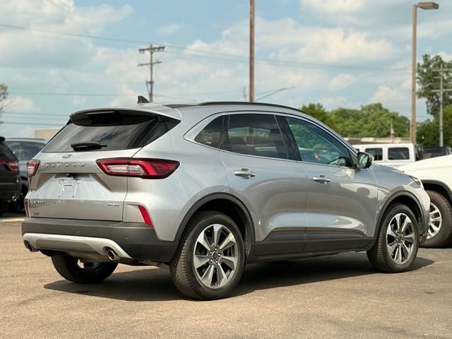 Certified 2024 Ford Escape Platinum AWD/4WD image 33