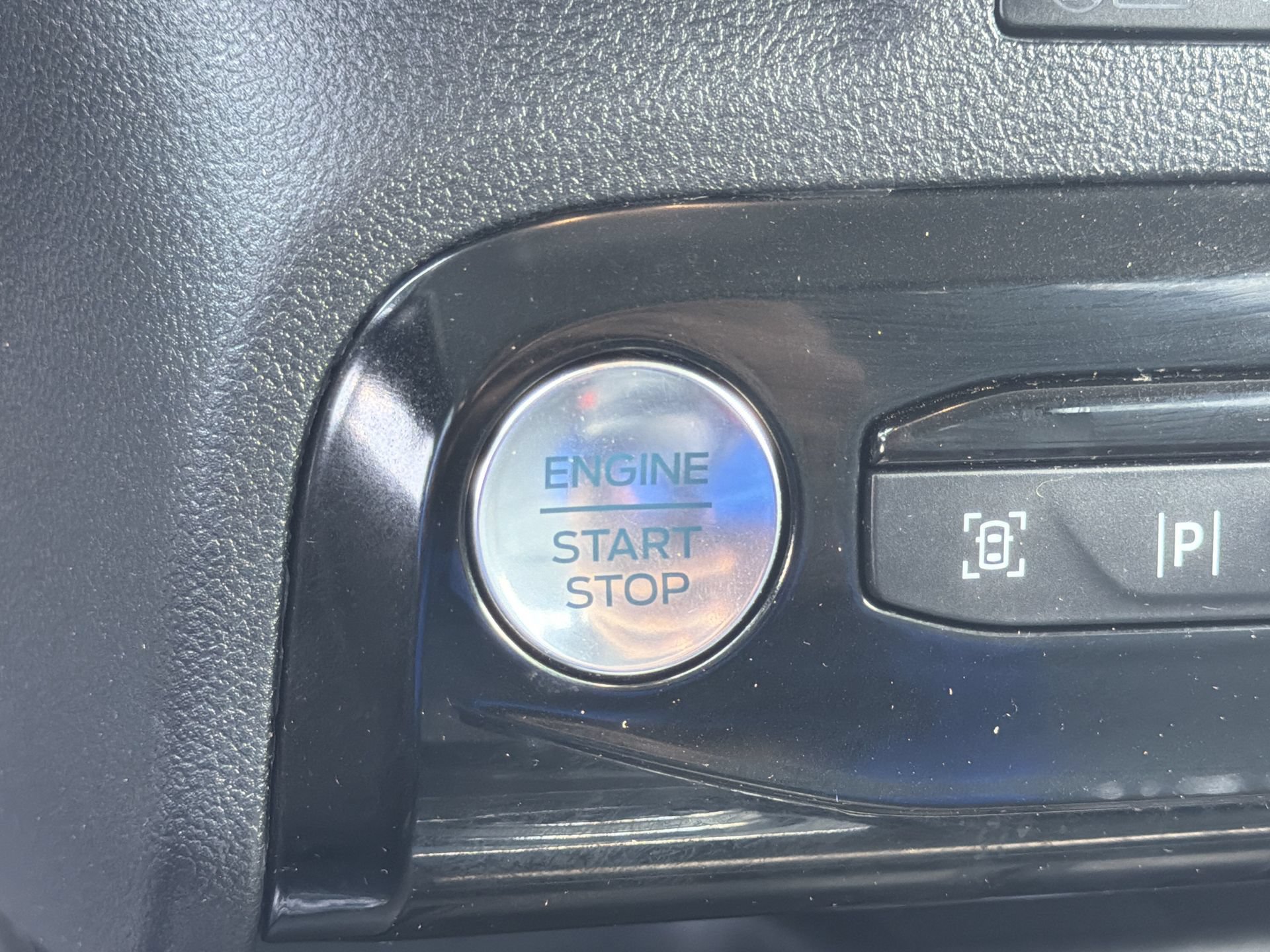 Certified 2023 Ford Escape Platinum AWD/4WD image 17