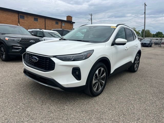 Certified 2024 Ford Escape Platinum AWD/4WD image 28