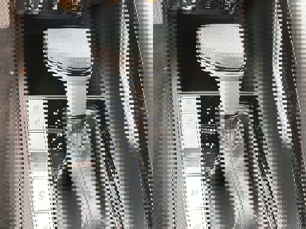 Used 2023 Hyundai Elantra Blue image 30