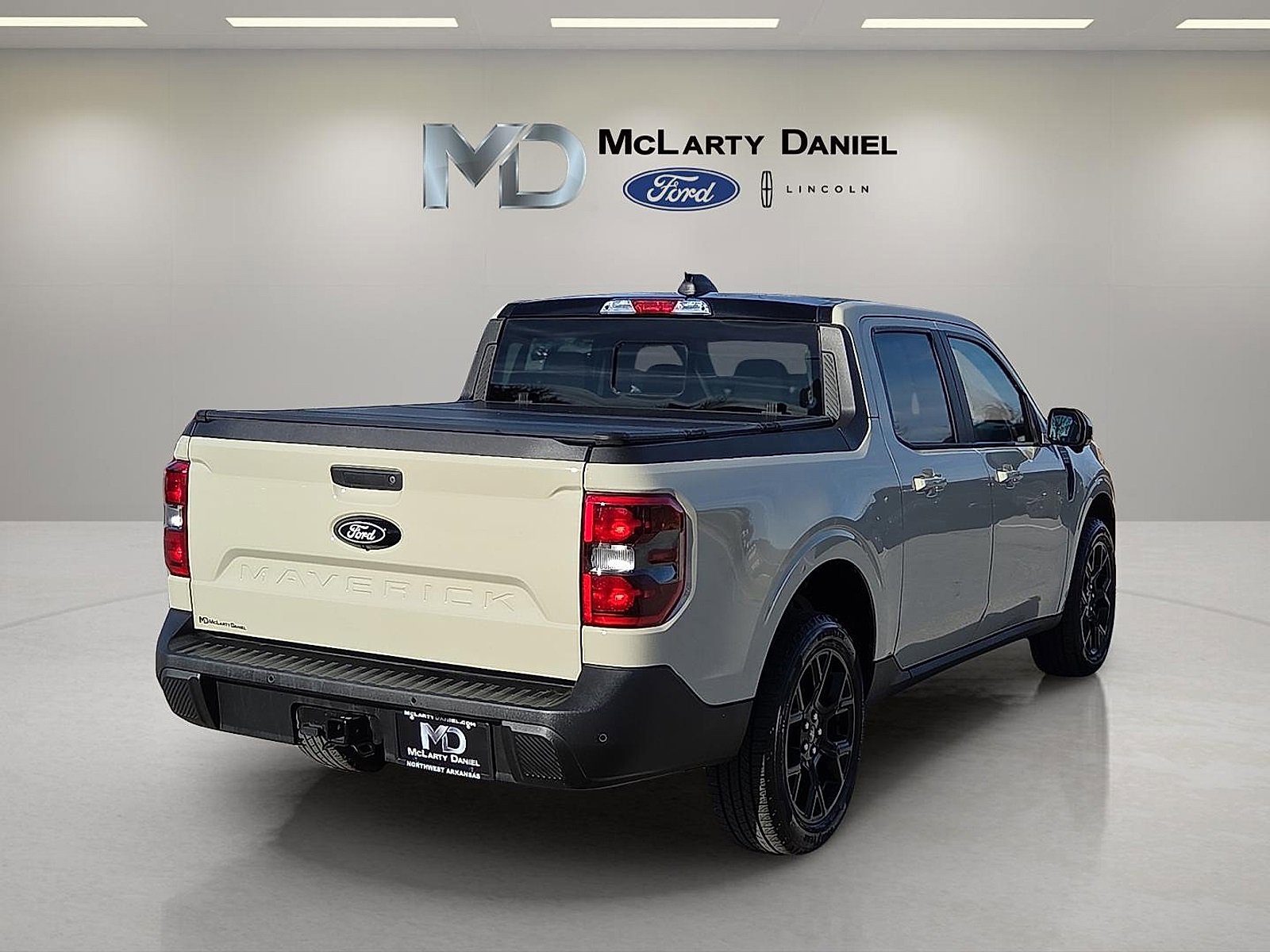 Certified 2025 Ford Maverick Lariat w/ Black Appearance Package image 5