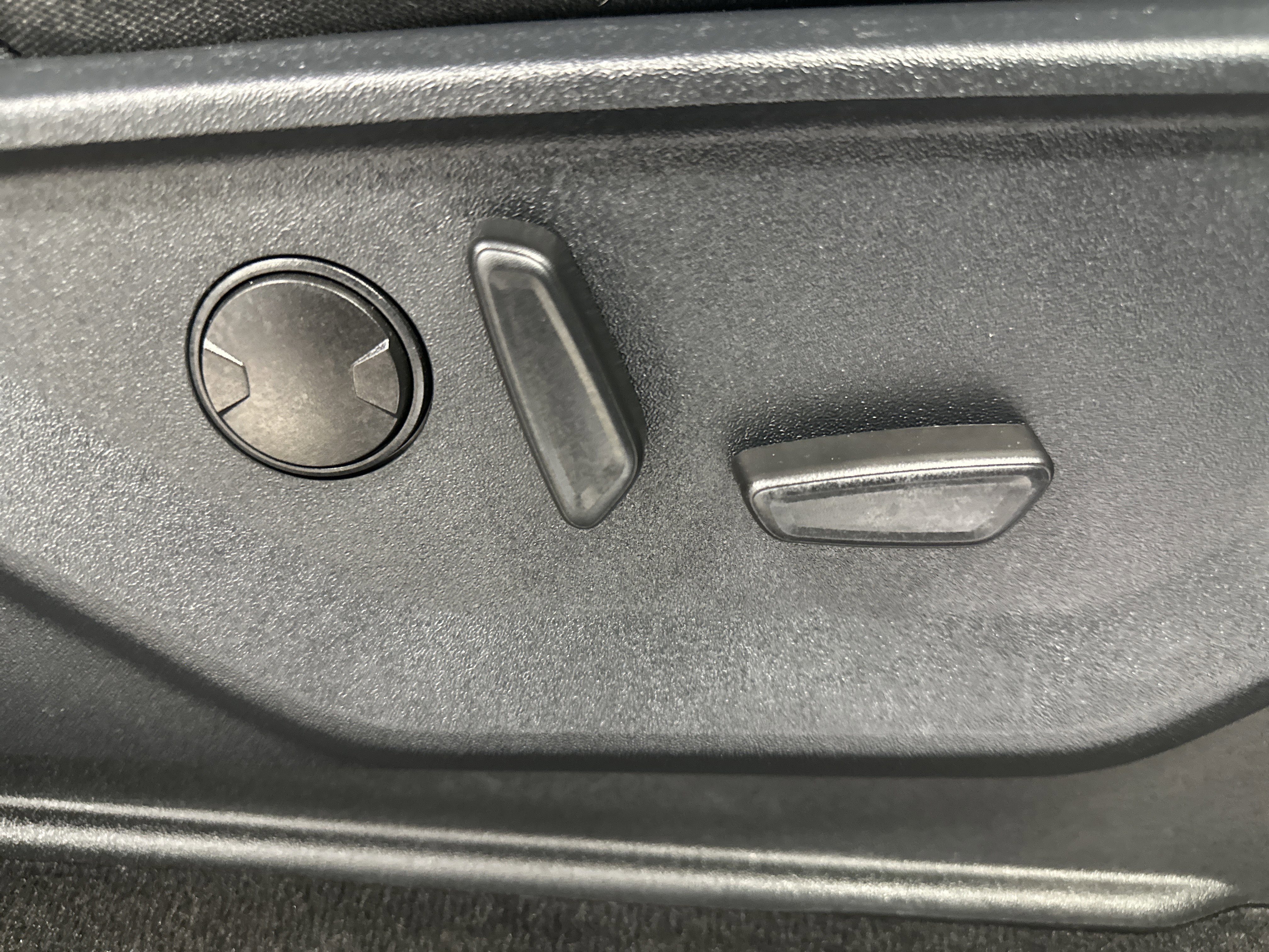 Certified 2022 Ford F150 XLT w/ Equipment Group 302A High image 26