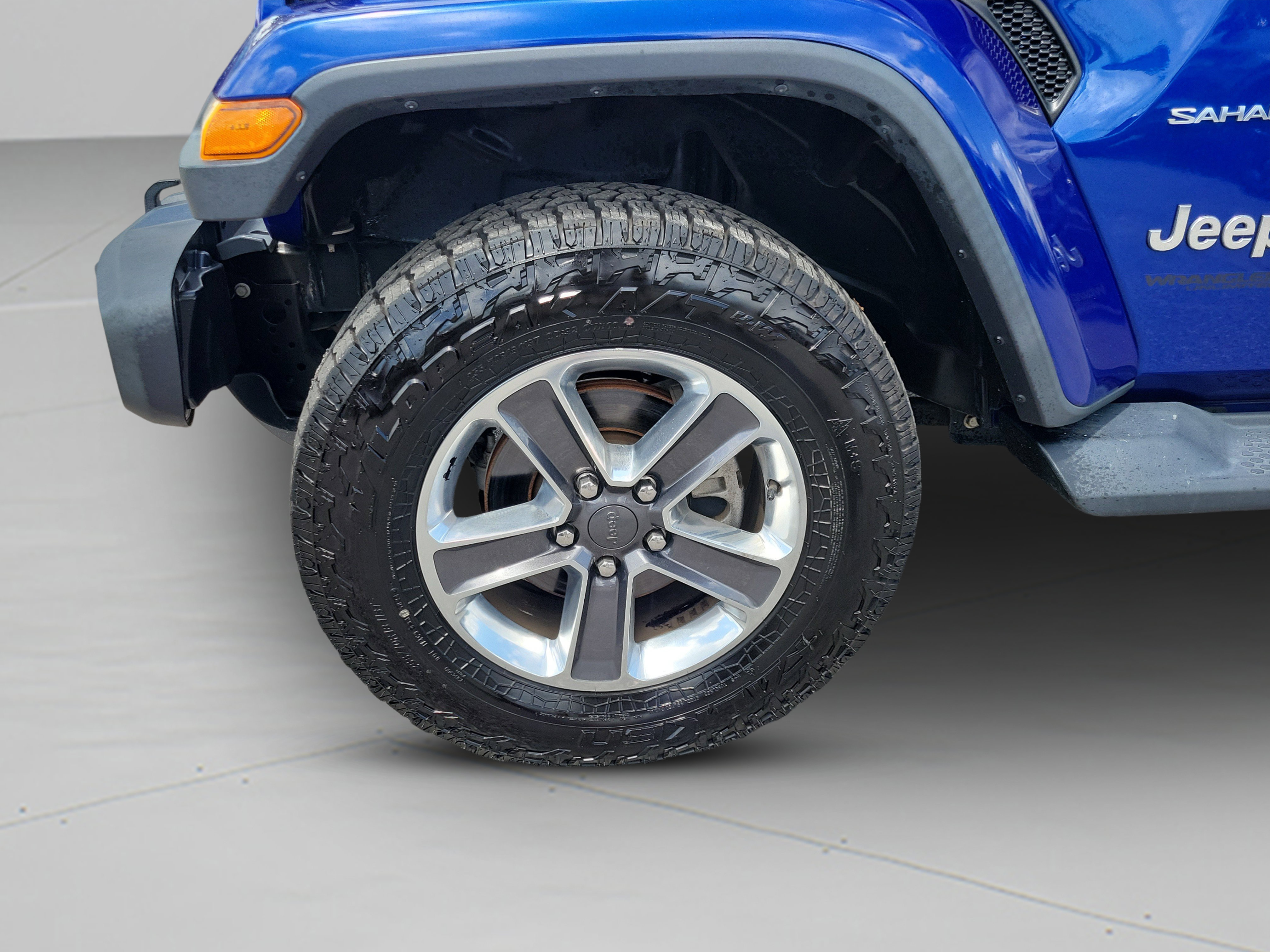 Used 2020 Jeep Wrangler Unlimited Sahara w/ Uconnect 4C Nav & Sound Group AWD/4WD image 6