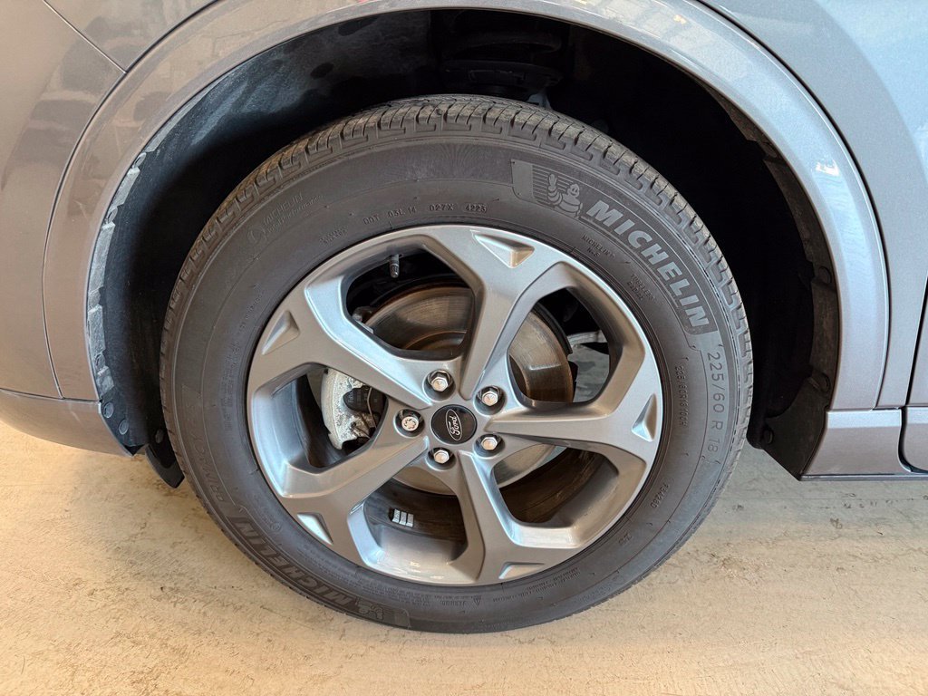 Certified 2024 Ford Escape ST-Line w/ Tech Pack #1 AWD/4WD image 9